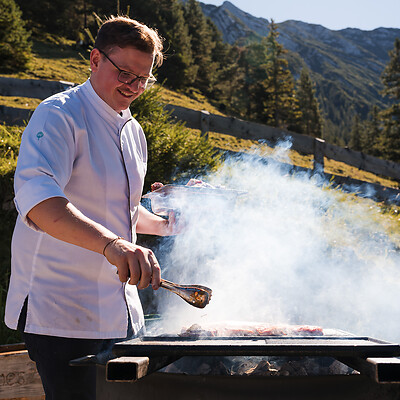 Chef at the grill, events at the Posthotel Achenkirch