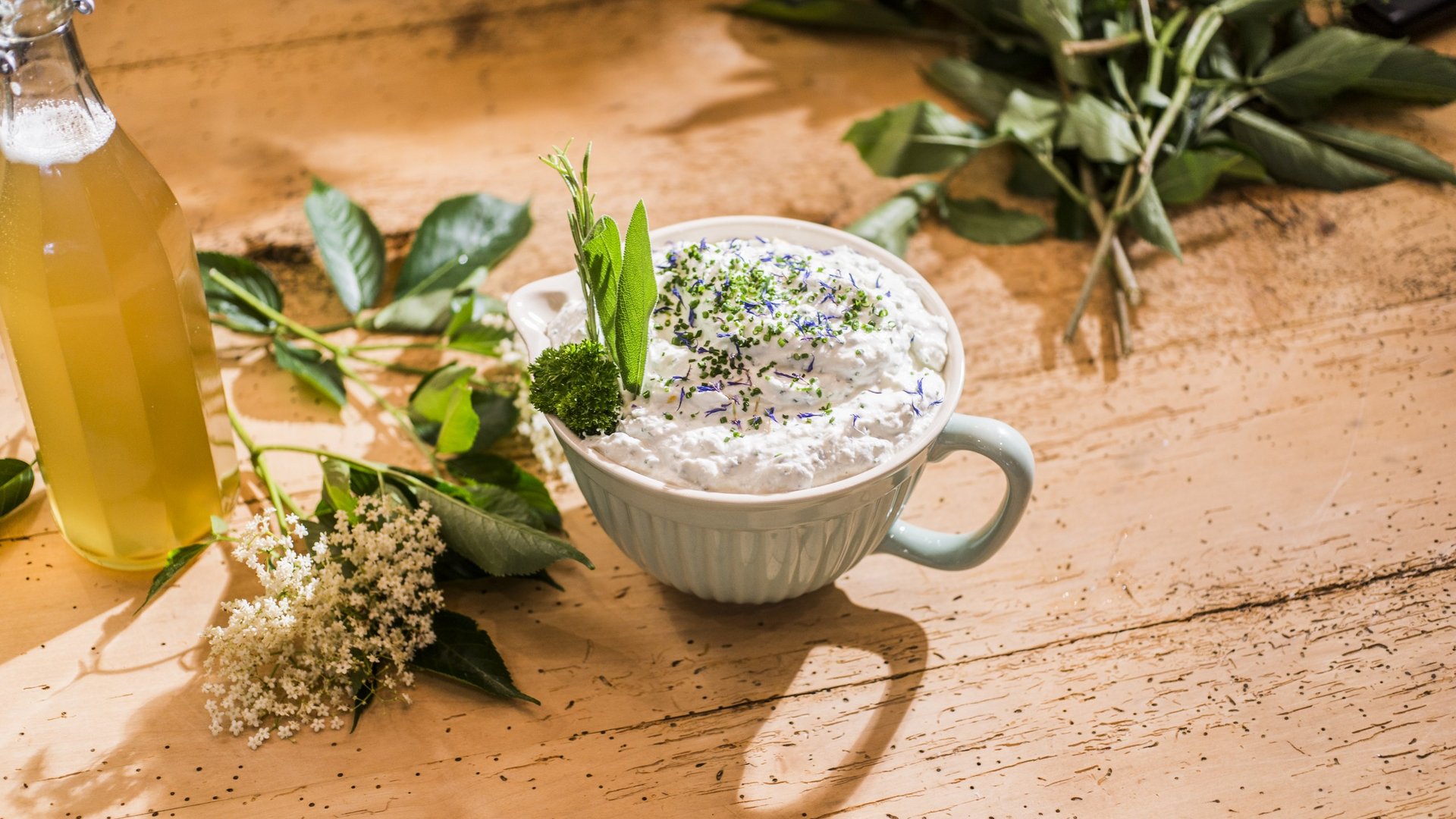 Kräuterdip im Detoxhotel Tirol